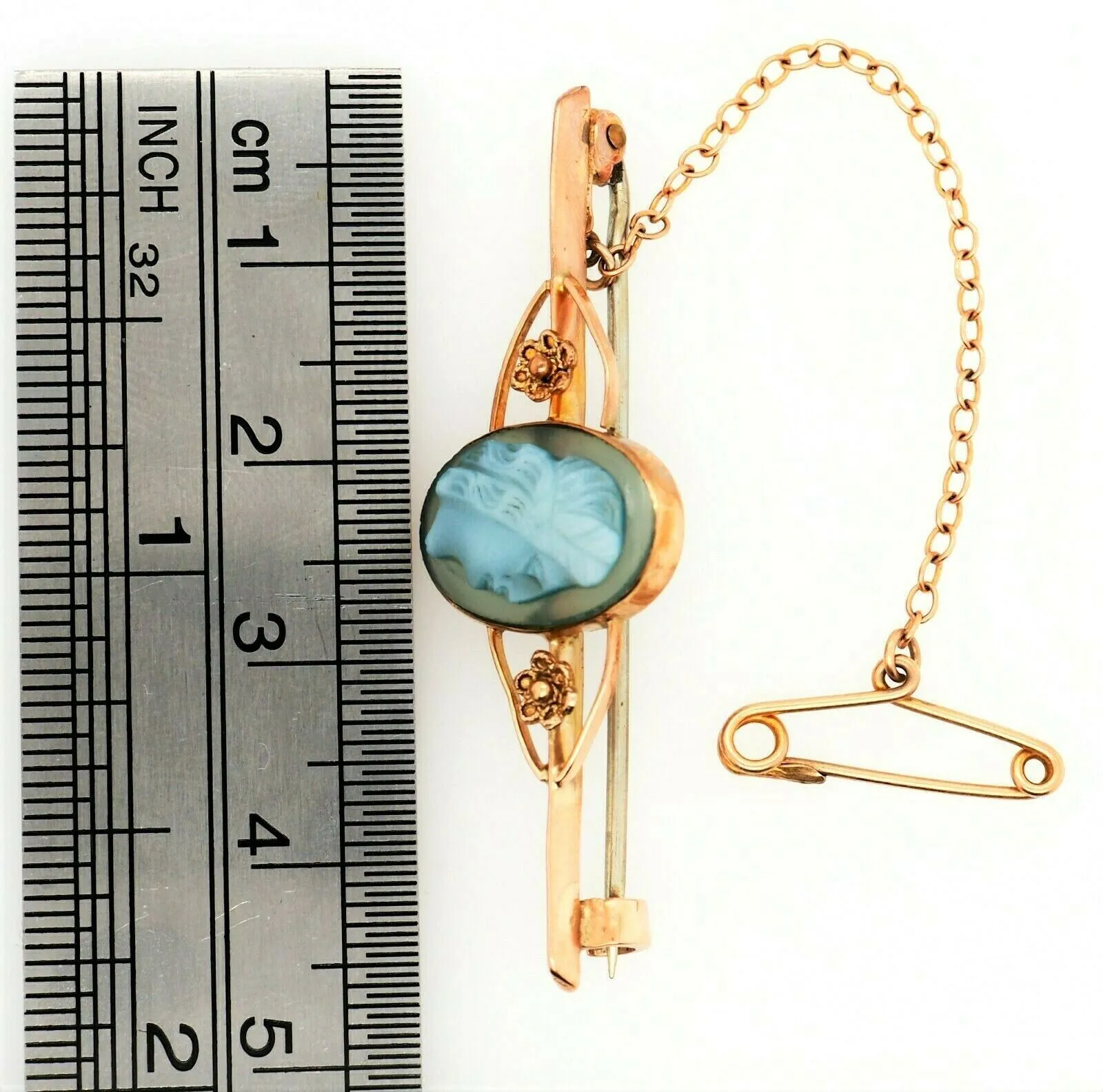 9ct Yellow Gold Blue Agate Cameo Brooch with Safety Chain & Pin