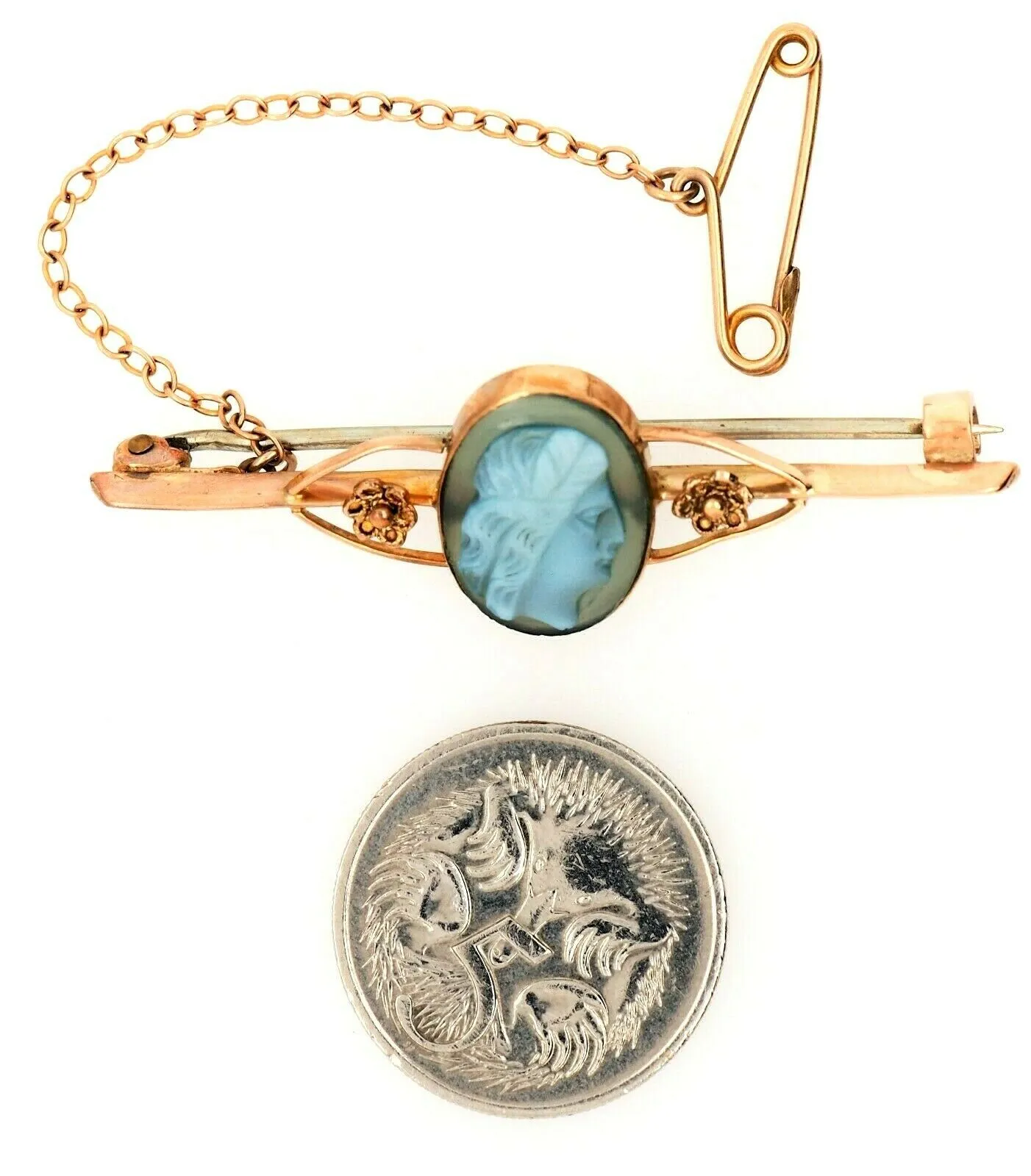 9ct Yellow Gold Blue Agate Cameo Brooch with Safety Chain & Pin