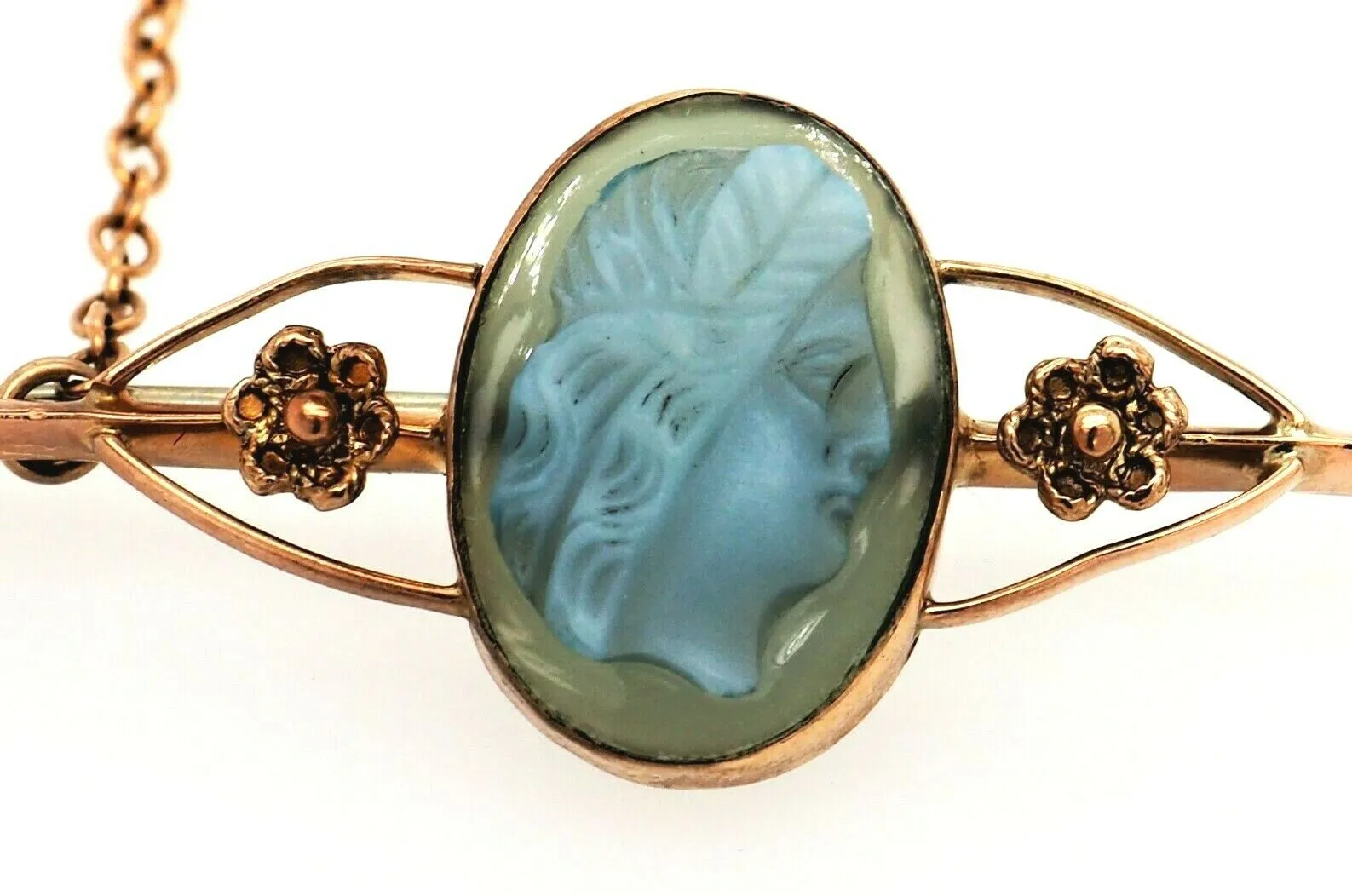 9ct Yellow Gold Blue Agate Cameo Brooch with Safety Chain & Pin