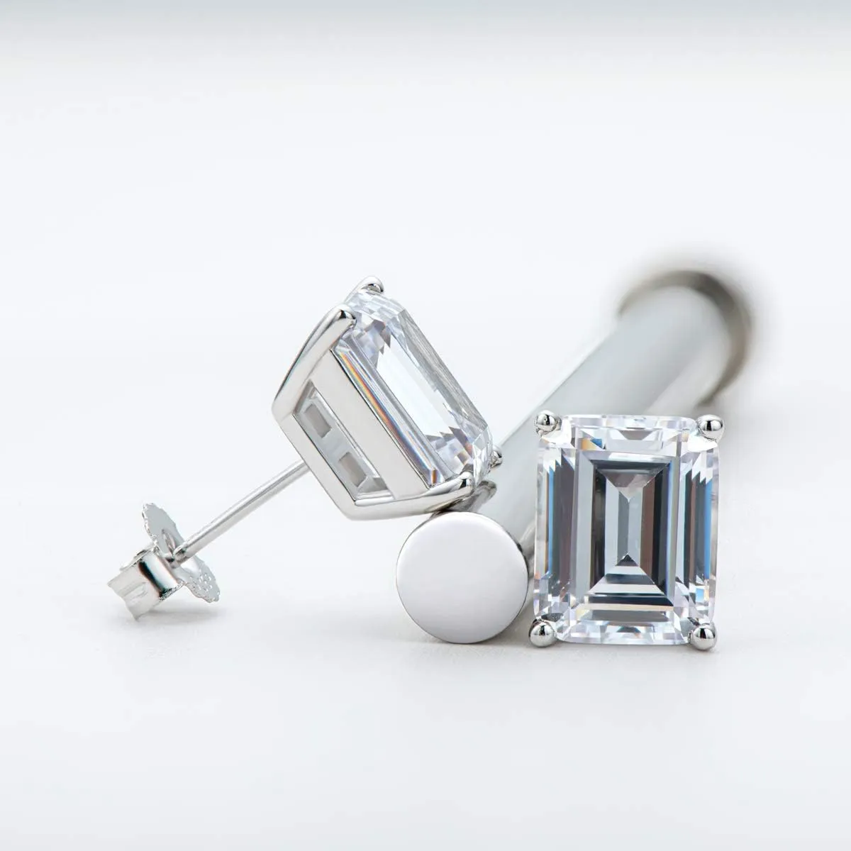 AINUOSHI Cubic Zirconia Stud Earrings for Women and Men, Emerald/Princess/Round Cut, Platinum or Gold-Plated Sterling Silver, Hypoallergenic, Jewelry Box Packed