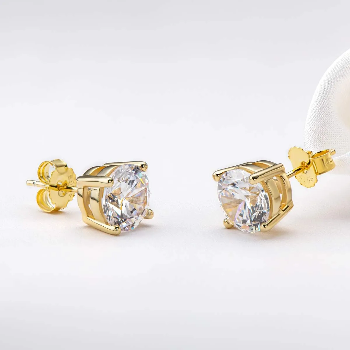 AINUOSHI Cubic Zirconia Stud Earrings for Women and Men, Emerald/Princess/Round Cut, Platinum or Gold-Plated Sterling Silver, Hypoallergenic, Jewelry Box Packed