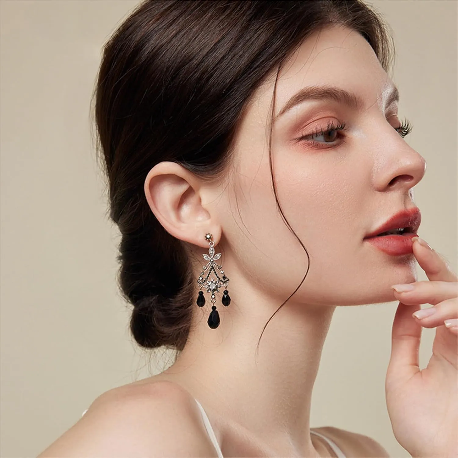 Black Dangle Earrings Handmade Boho Drop Earrings for Women,Black Dangling Earrings Trendy Baroque Earrings Bohemian Earring Teardrop Chandelier Tassel