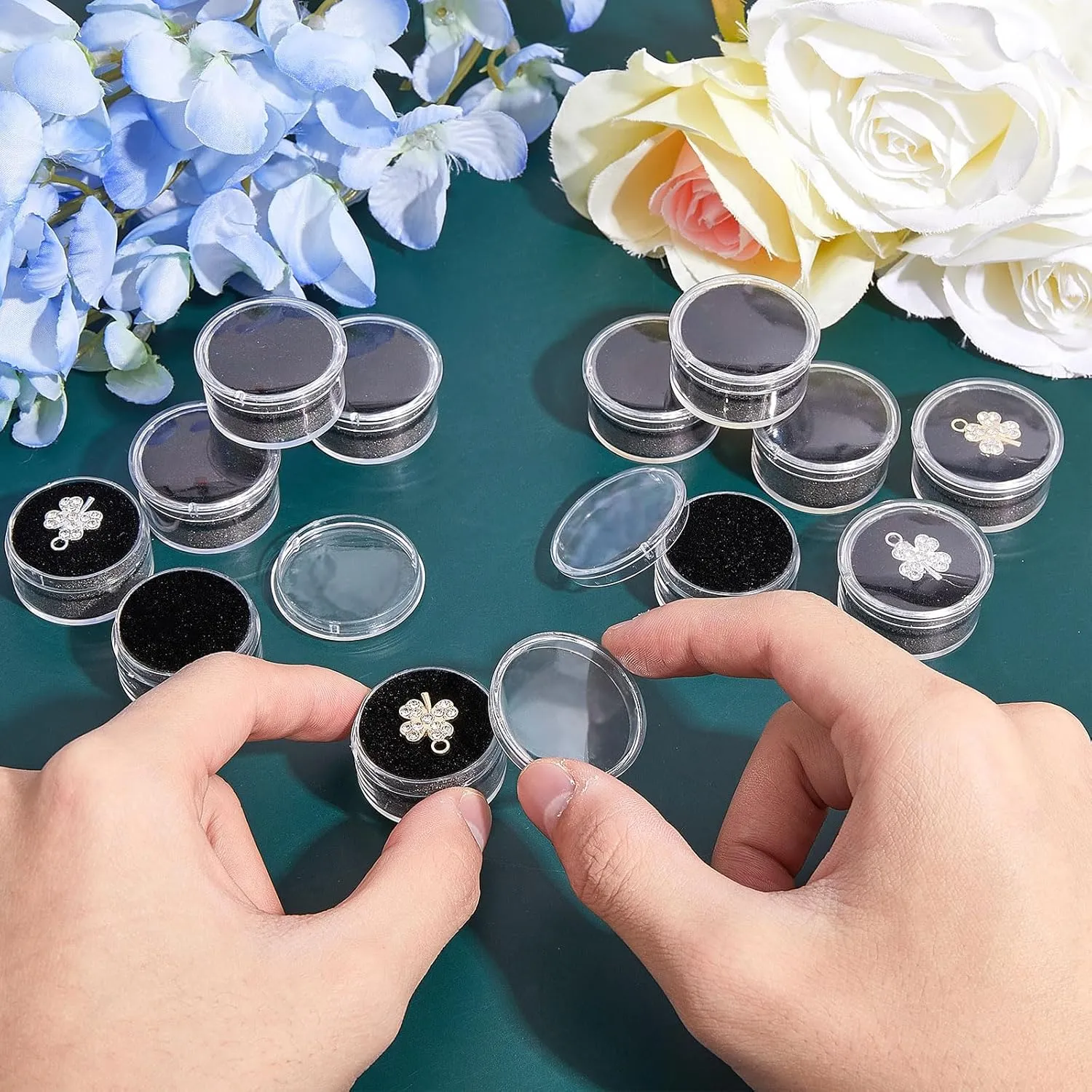 CHGCRAFT 20Pcs Black Mini Round Stone Box Plastic Nail Loose Beads Decorate Storages with Sponge Mat for Jewelry Beads Display Storage, 1.2x0.7Inch