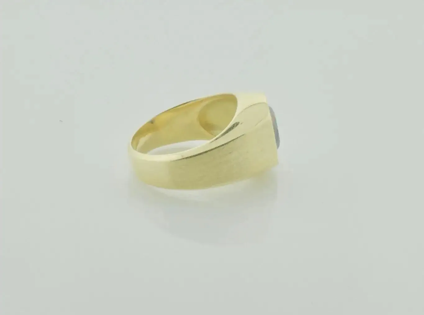 Classic Sapphire Pinky Ring