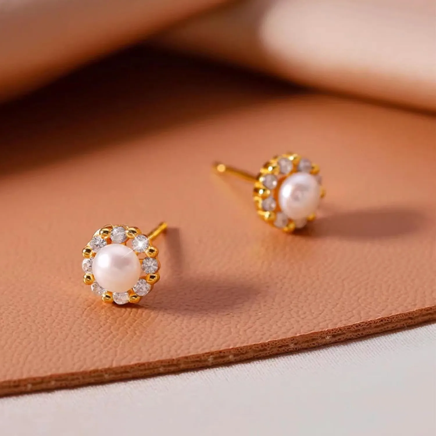 CZ Pearl Halo Earrings Studs for Women S925 Sterling Silver Pearl Stud Earring with Cubic Zirconia Diamond 14K Gold Plated Fancy Pearl Earring Hypoallergenic Birthday Jewelry To Mom Daughter