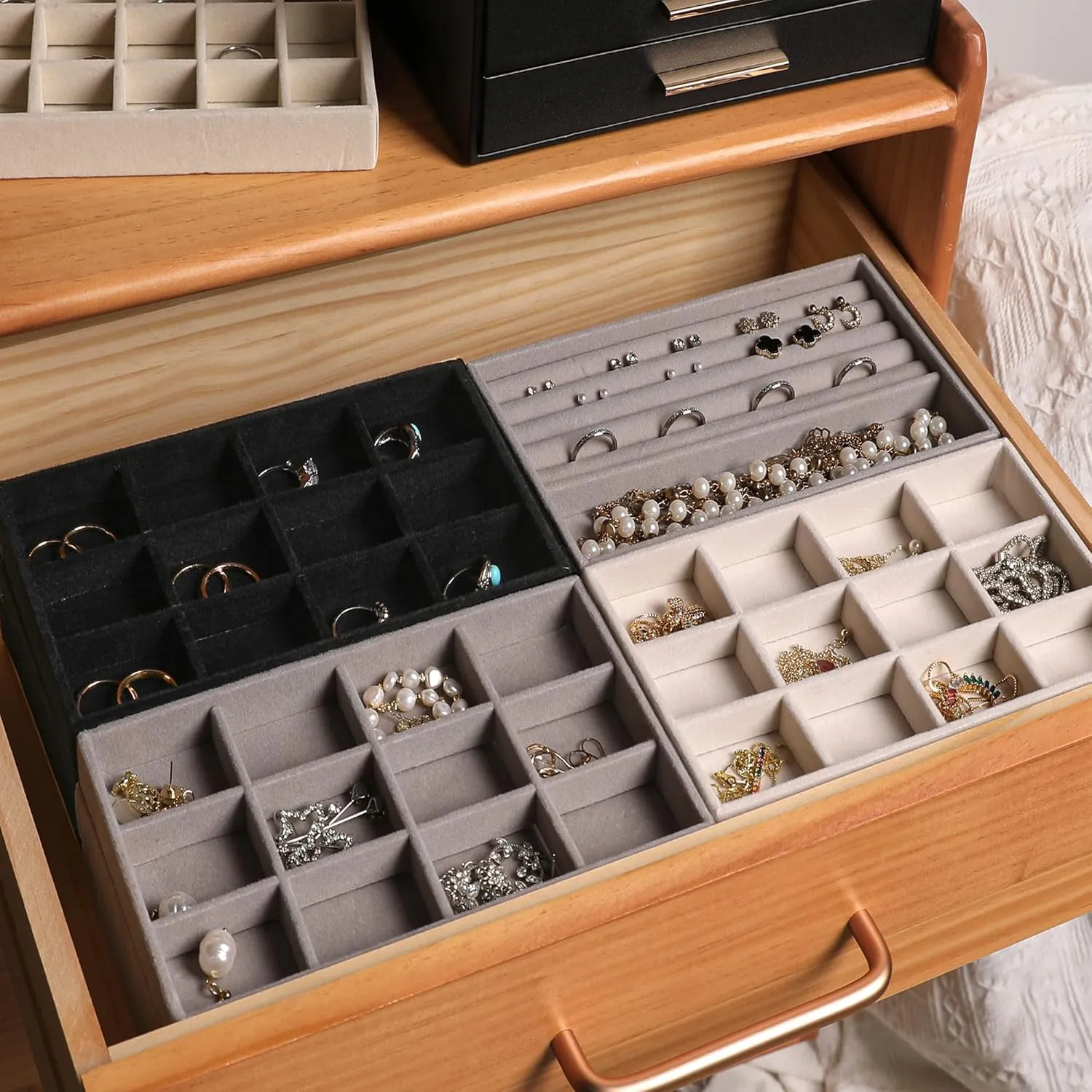 Frebeauty Jewelry Organizer Tray,Stackable Velvet Jewelry Trays,Drawer Inserts Earring Organizer For Women Jewelry Storage Display Case for Rings Stud Necklaces,Set of 6(Grey)