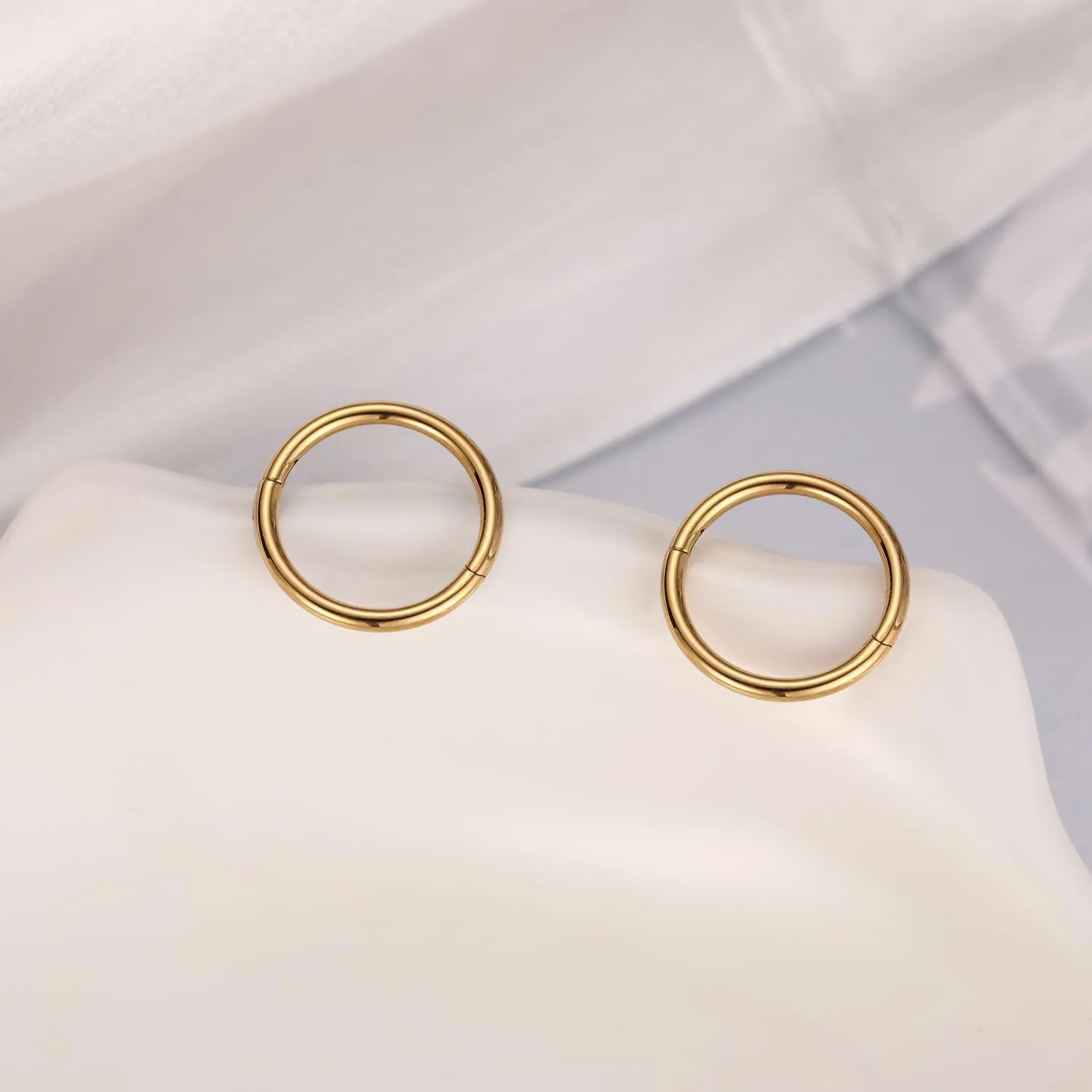 FUNLMO 2pcs Titanium Half Closure New Secure Hook Hinge Segment Ring for Nose Septum Conch Daith Helix Tragus Rook Cartilage Piercing 18G 16G 6mm to12mm
