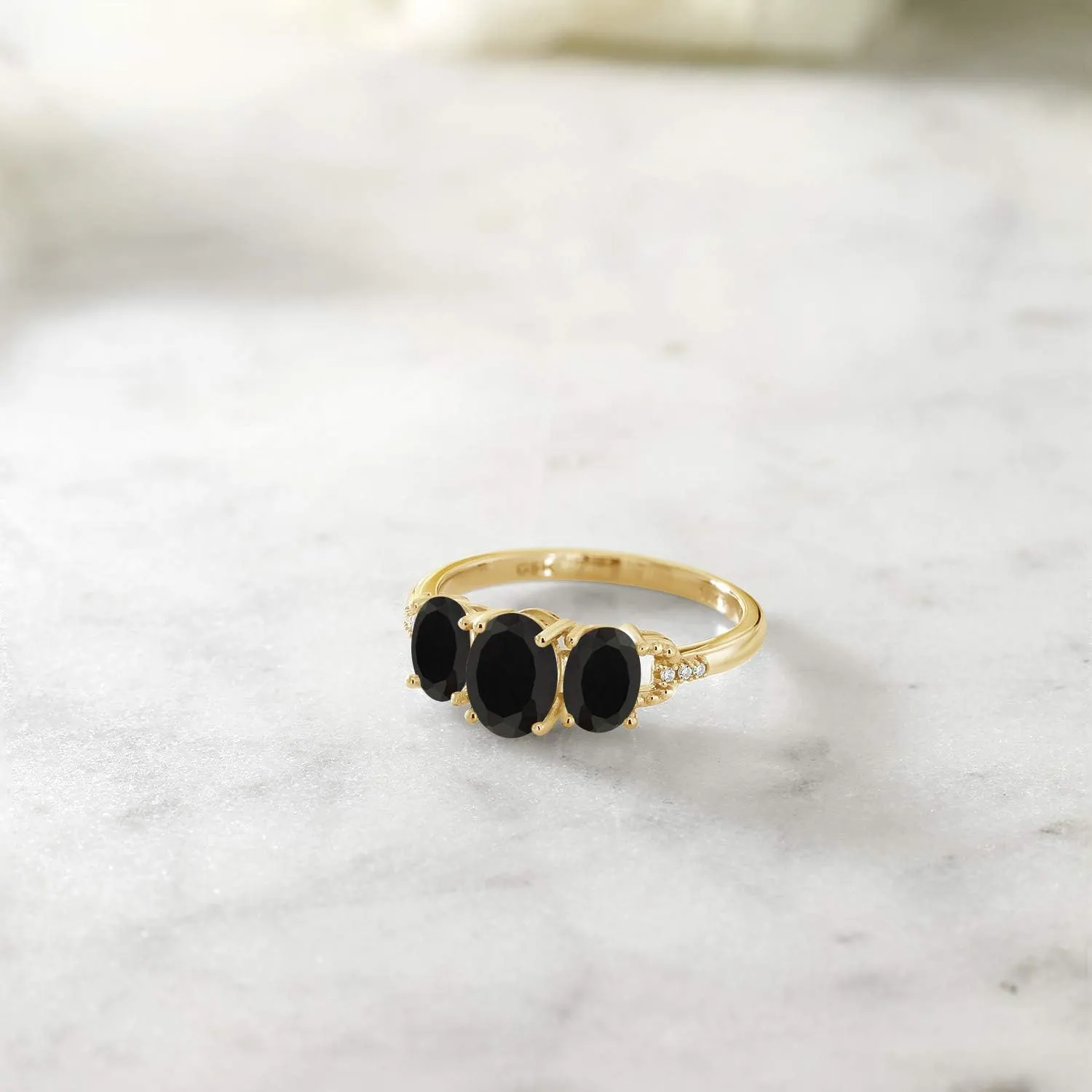 Gem Stone King 1.52 Cttw 10K Yellow Gold Oval Black Onyx and Diamond Accent 3-Stone Engagement Ring | 3 Stone Wedding Anniversary Promise Ring For Women | Size 5,6,7,8,9