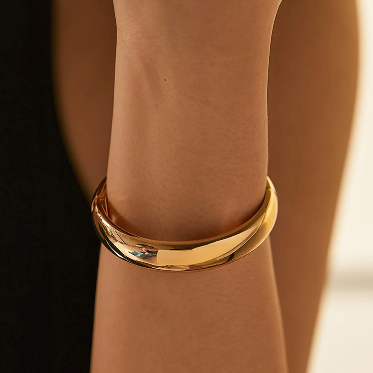Gold Polished Chunky Twisted Hinged Waterdrop Bangle Bracelet for Women Spiraled Oval Bangle Bracelet