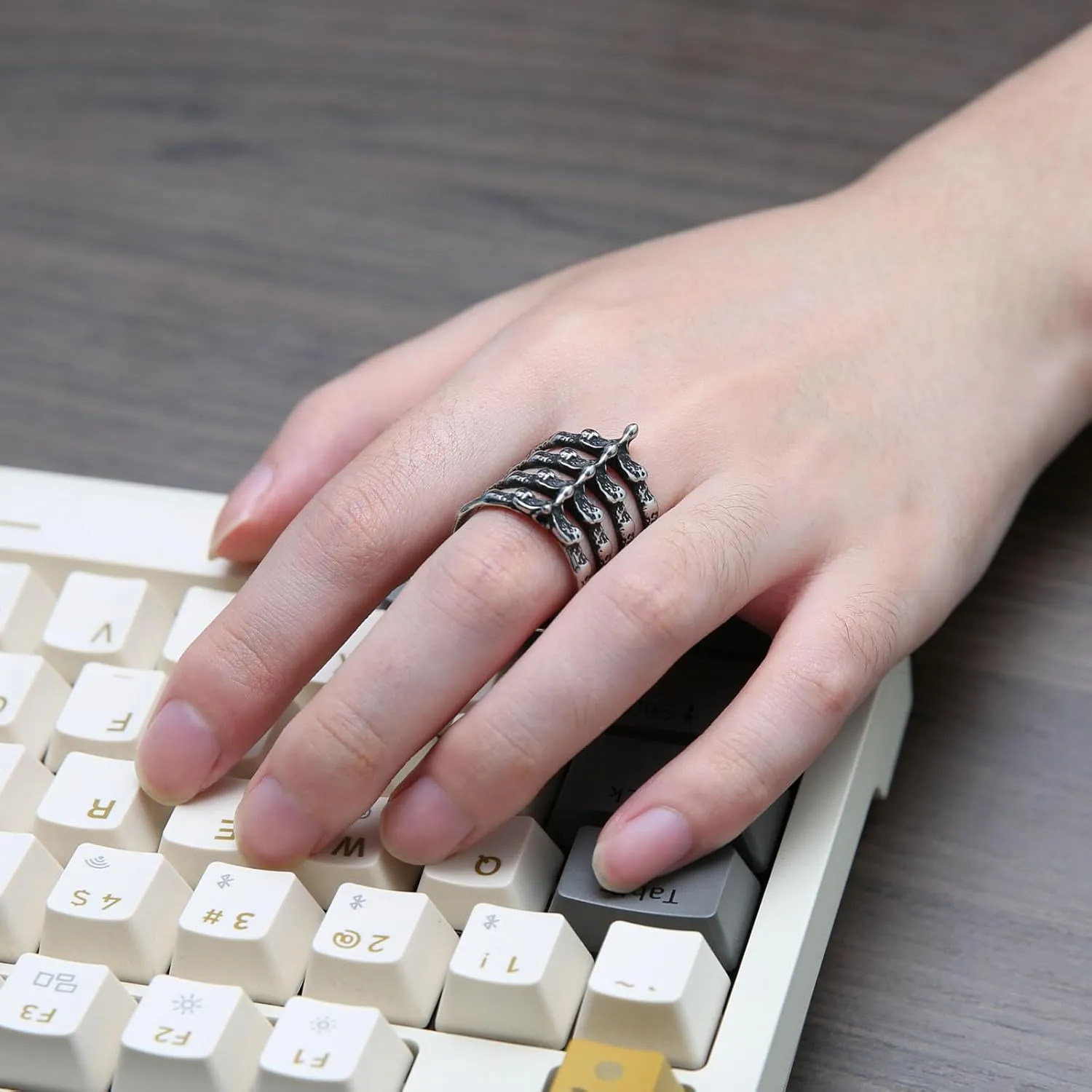 HZMAN Gothic Punk Spine Skeleton Ring Bone Stainless Steel Rings for Men Women Biker Jewelry Gift