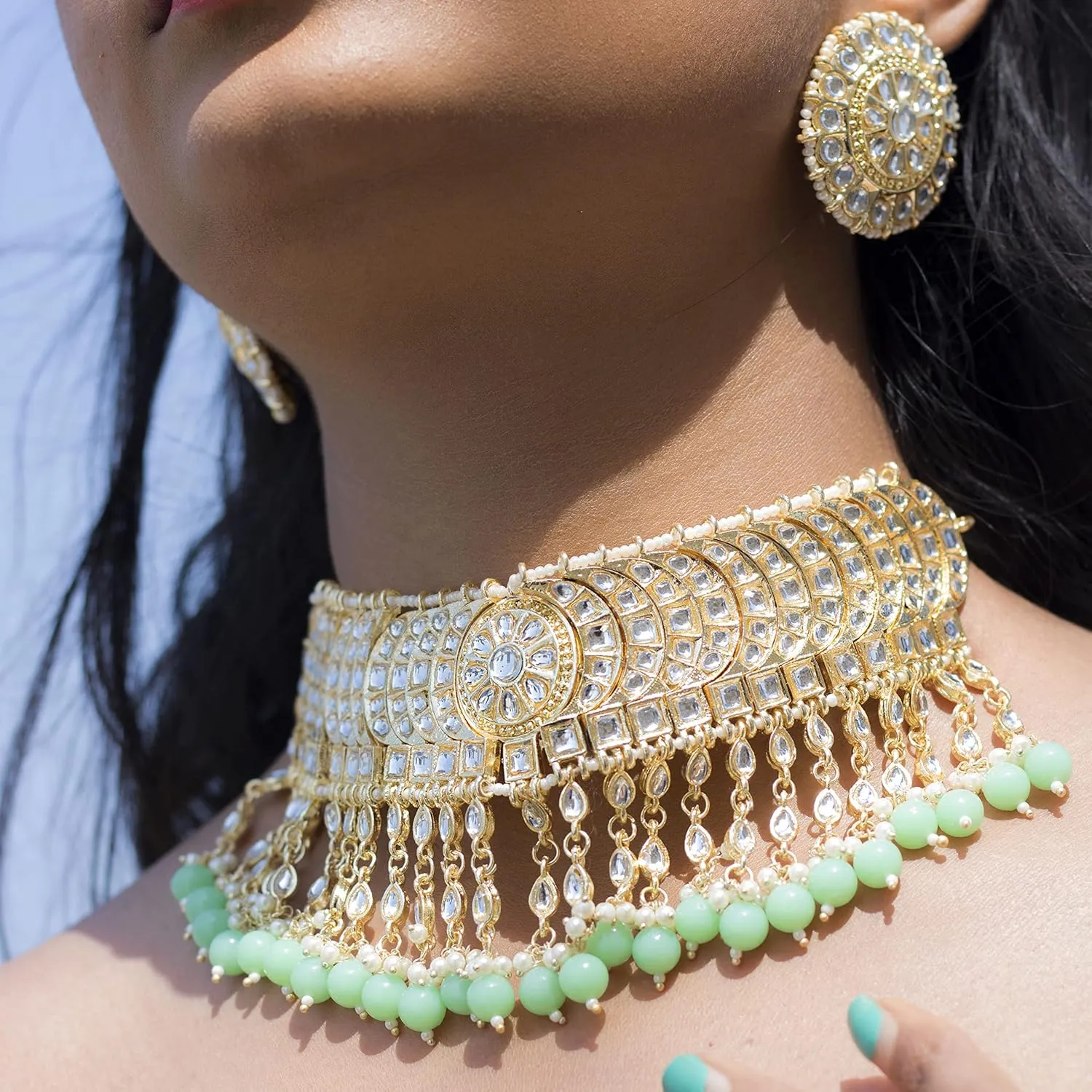 I Jewels Gold Plated Indian Wedding Bollywood Kundan & Pearl Studded Choker Necklace Jewellery Set For Women (K7210-1)