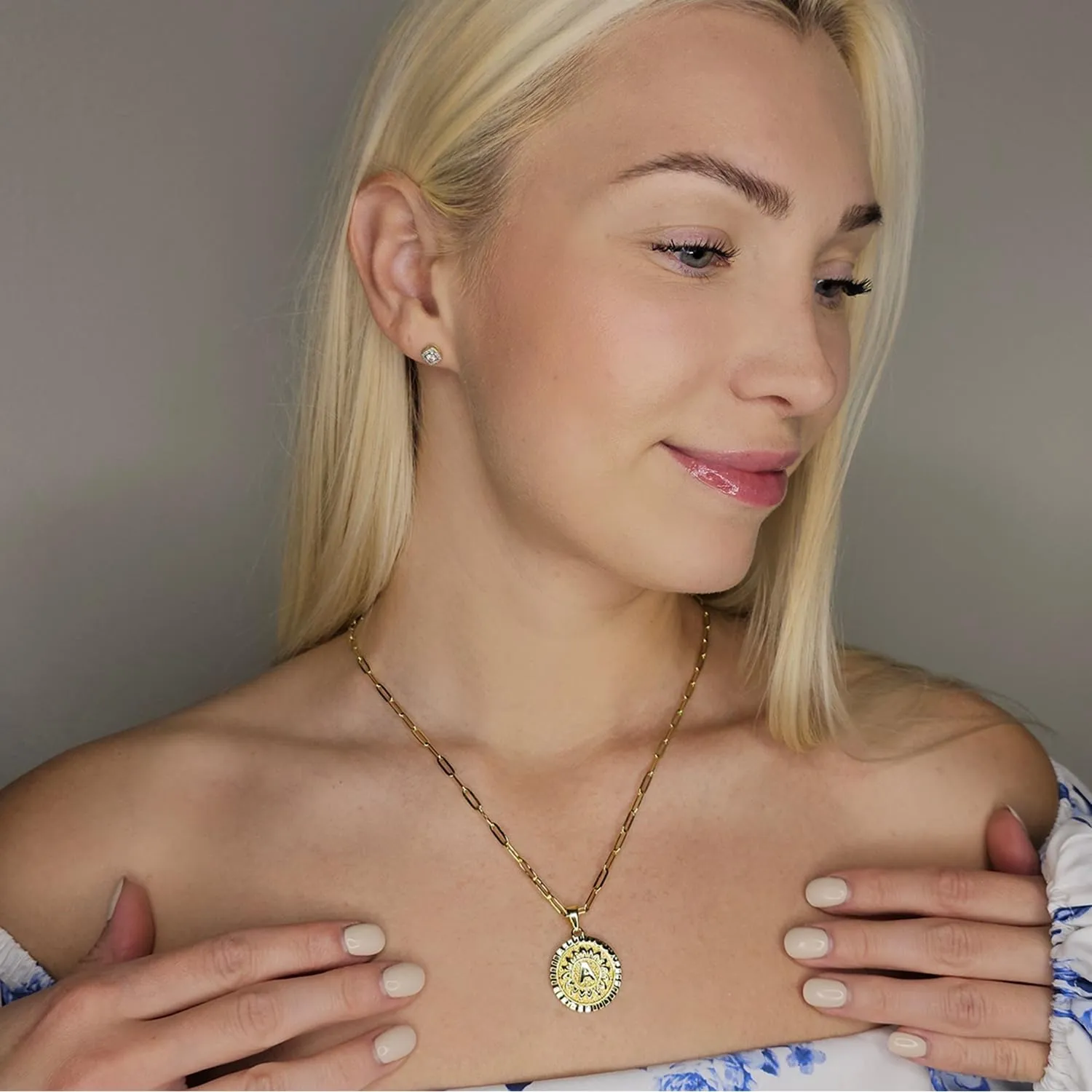 Jewlpire Fashion Jewelry 14K Gold Initial Necklace for Women Girls, Dual-Initial Design Non Tarnish & Hypoallergenic Sunflower Pendant, Teen Girl Gifts Trendy Stuff, Birthday Gifts for Women Wife Mom