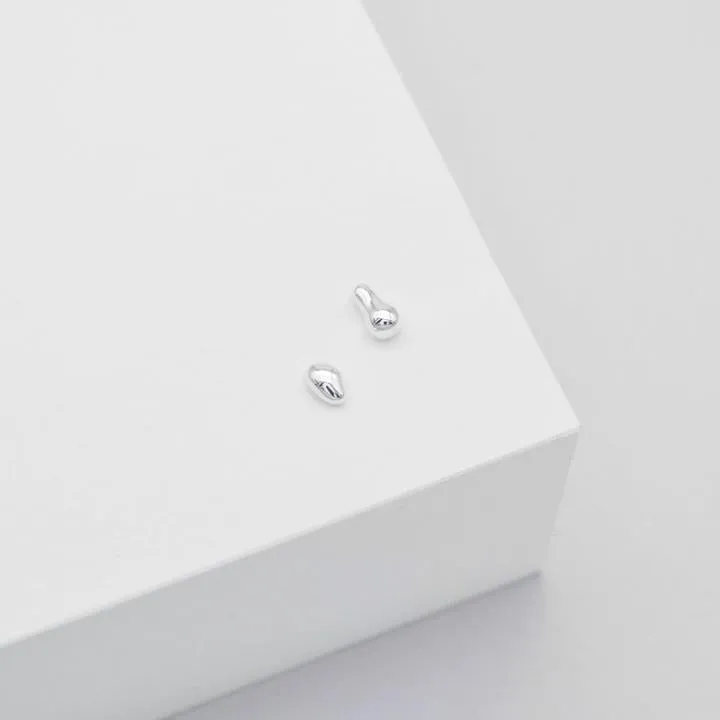 Linda Tahija Organica Studs, Silver