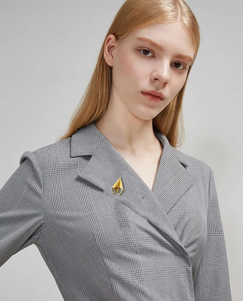 Paper Airplane Lapel Brooch Pin Stainless Steel Origami Plane Aircraft Collar Pins Clip Sweater Hat Coat Jackets Backpack Suit Accessories Brooches Pins Minimalist Jewelry Gifts for Women Men Girls