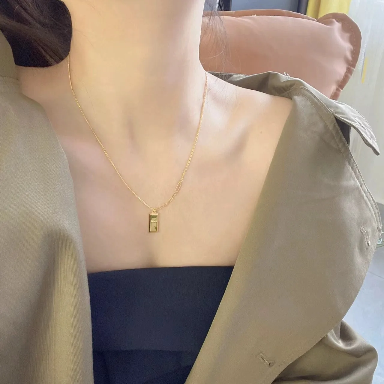 Rich Gold Necklace Women's 18K Plated Pendant Gianduja Noisettes