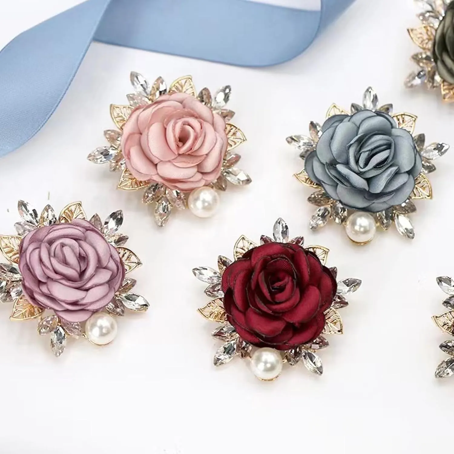 Rose Flower Brooch for Women Large Flower Brooch Elegant Pearl Brooches Handmade Crystal Pearl Pins Fabric Floral Lapel Pin Christmas Valentine's Day Dress Suit Accessories