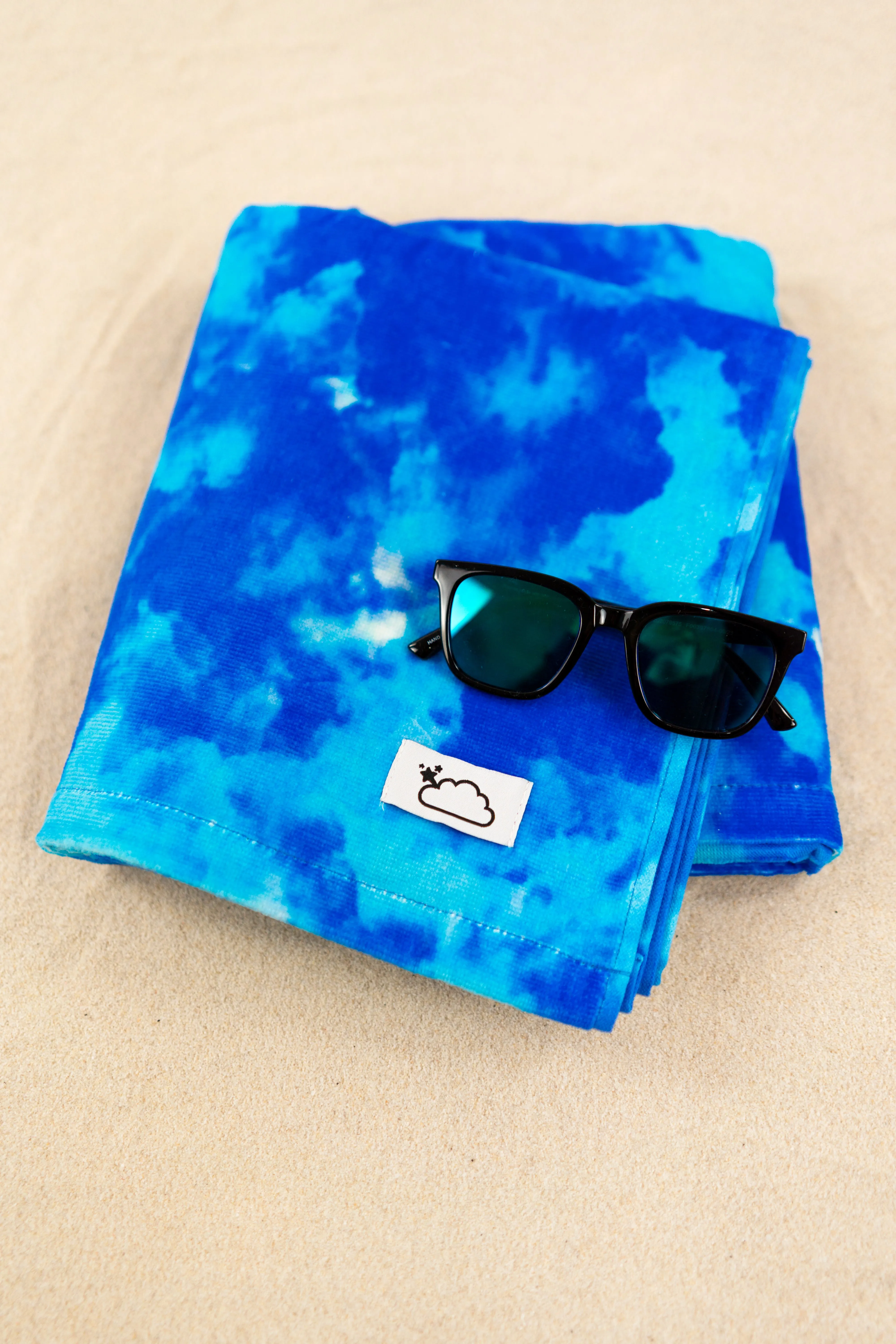 SAPPHIRE SEAS DREAM TOWEL
