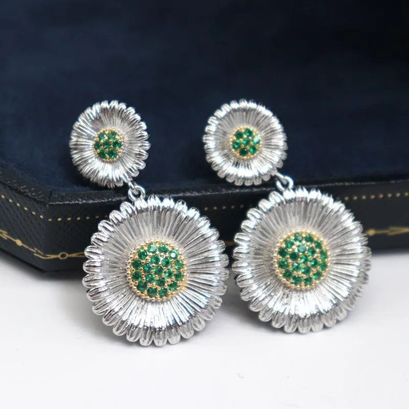 Small Daisy Earrings With Fine Two-color Drawing Process