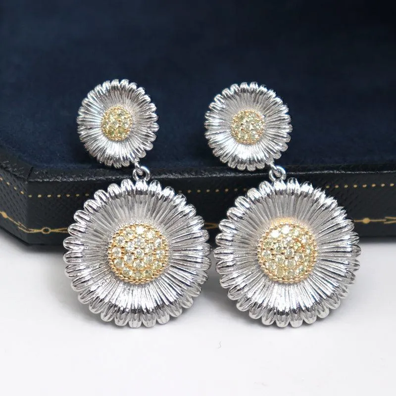 Small Daisy Earrings With Fine Two-color Drawing Process
