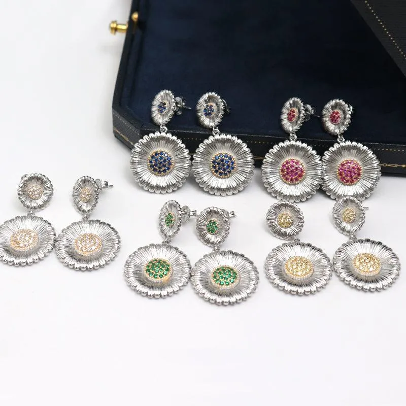 Small Daisy Earrings With Fine Two-color Drawing Process