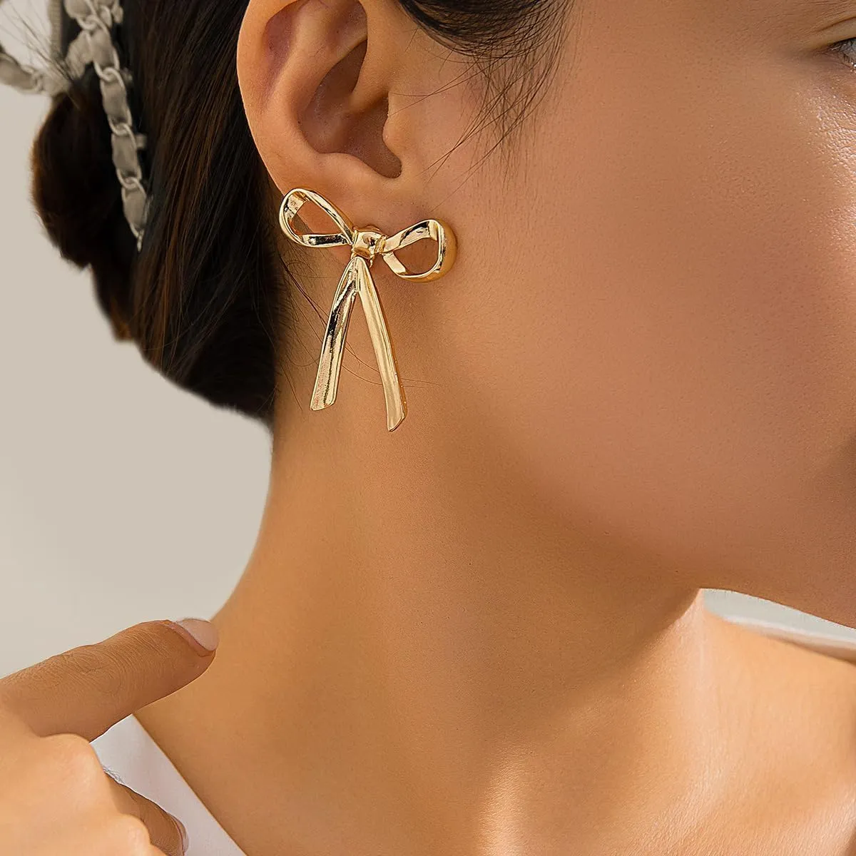 Sparkly Bow Earrings for Women Rhinestone Chain Tassel Earring Cute Ribbon Earrings Gold Silver Bow Knot Earring Crystal Fairy Teardrop Jewelry Perfect jewelry for Her