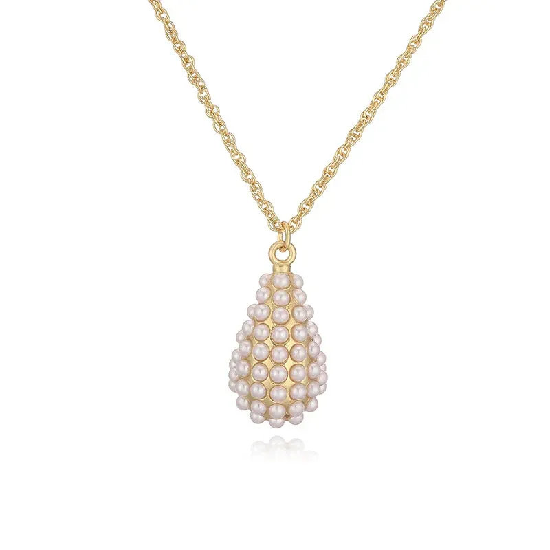 Sue - Pearl Necklaces