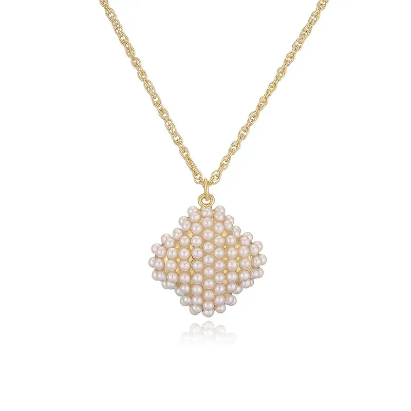 Sue - Pearl Necklaces