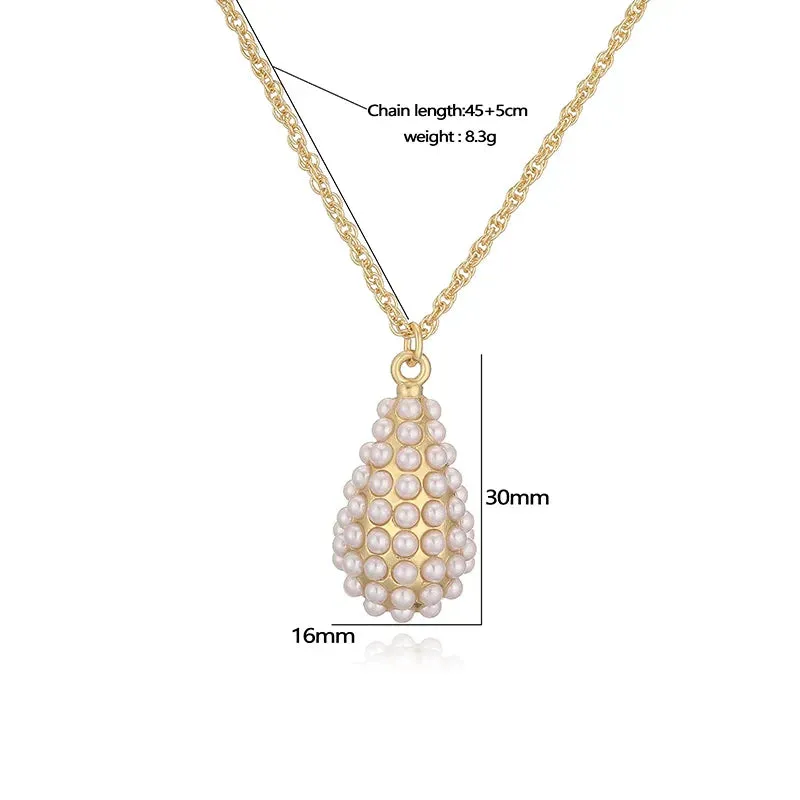 Sue - Pearl Necklaces