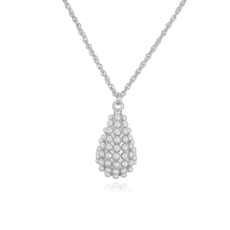 Sue - Pearl Necklaces