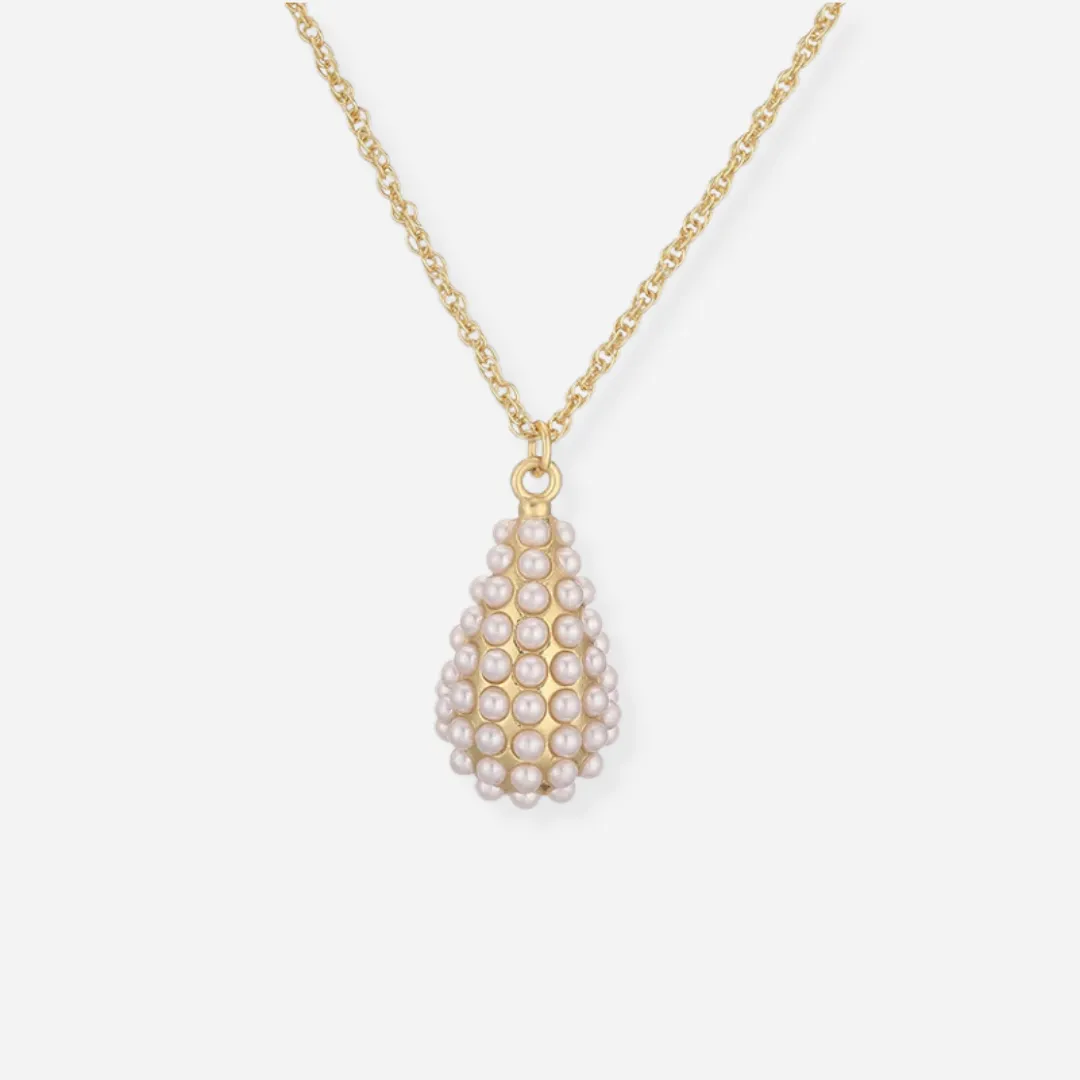Sue - Pearl Necklaces