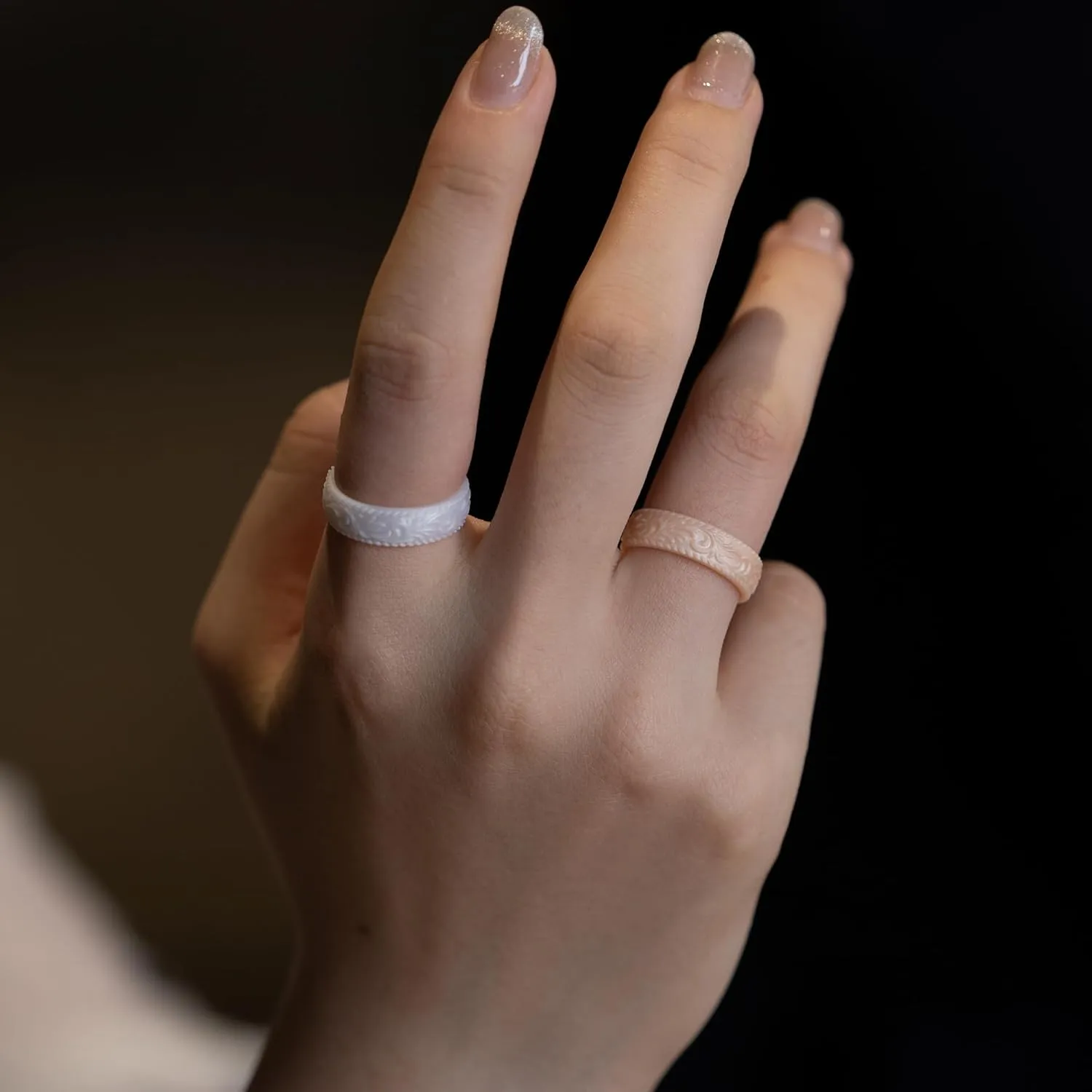 Zollen Silicone Wedding Rings for Women 4/7 Packs -Metallic Stackable Silicone Rubber Wedding Bands -Innovative Vine Collection